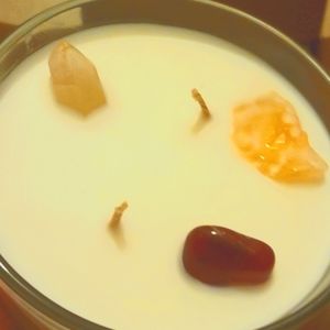 Cocus Pocus: Crystal energy candle